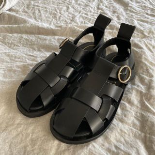 ザラ(ZARA)のZARA グルカサンダル　本革　リアルレザー(サンダル)