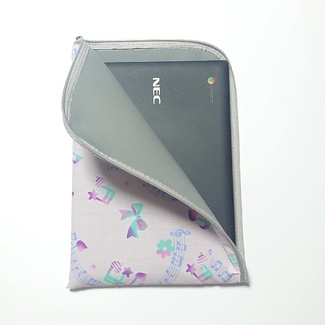 ピンク音符 Chromebook用ケース ハンドメイド ハンドメイドのキッズ/ベビー(外出用品)の商品写真