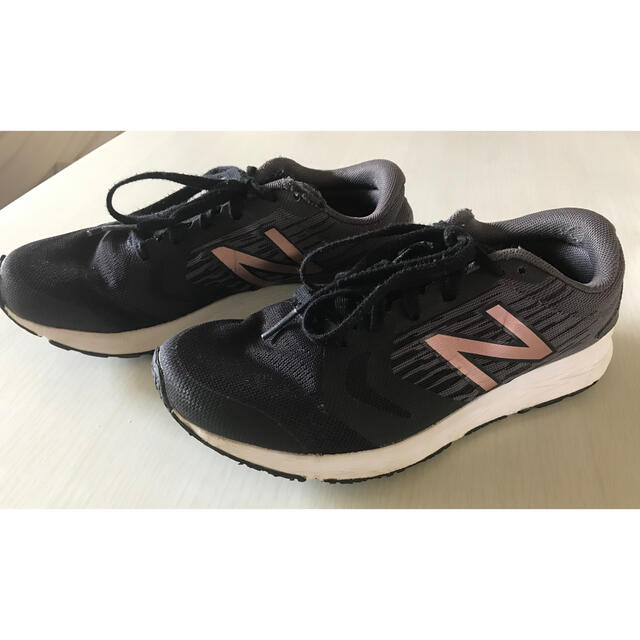 New Balance(ニューバランス)のニューバランス スニーカー 23センチ キッズ/ベビー/マタニティのキッズ靴/シューズ(15cm~)(スニーカー)の商品写真