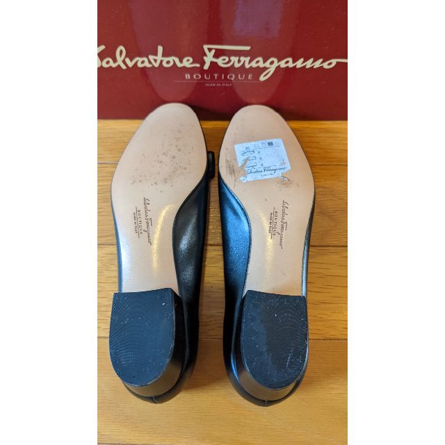 Salvatore Ferragamo(サルヴァトーレフェラガモ)の【Salvatore Ferragamo】VARA　CALF　4 1/2 レディースの靴/シューズ(ハイヒール/パンプス)の商品写真