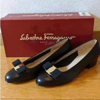 サルヴァトーレフェラガモ(Salvatore Ferragamo)の【Salvatore Ferragamo】VARA　CALF　4 1/2(ハイヒール/パンプス)