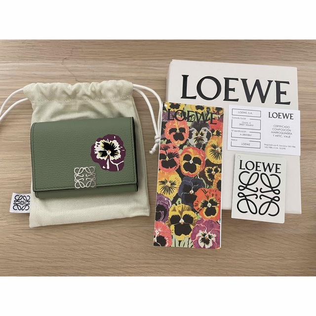 LOEWE(ロエベ)の【新品】LOEWEロエベ　アナグラム　パンジー　カード&コイン　ウォレット レディースのファッション小物(財布)の商品写真