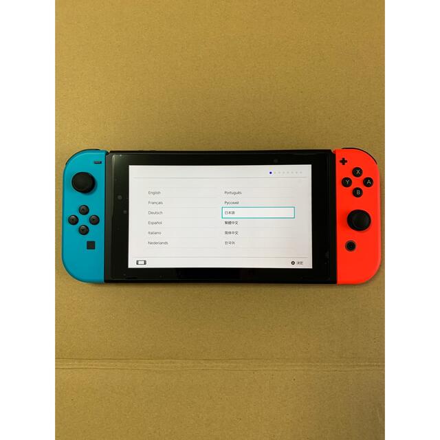 Nintendo Switch(ニンテンドースイッチ)の中古　スイッチ 本体 新型(2019年8月発売) Nintendo Switch エンタメ/ホビーのゲームソフト/ゲーム機本体(家庭用ゲーム機本体)の商品写真