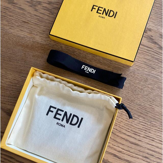 FENDI メンズ　財布 4