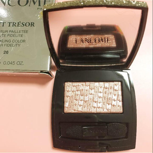 LANCOME(ランコム)の【新品】2016ノエル限定完売品 26 プチトレゾア コスメ/美容のベースメイク/化粧品(アイシャドウ)の商品写真