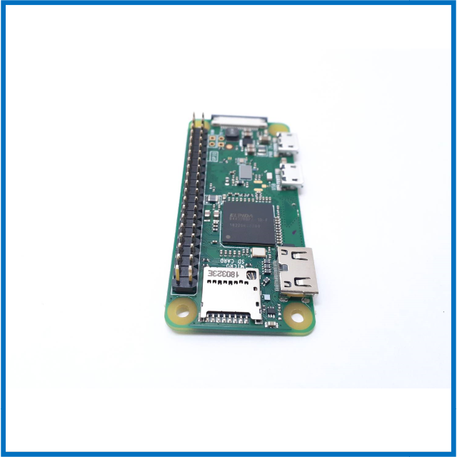 【中古】ラズベリーパイ　Raspberry Pi Zero WH スマホ/家電/カメラのPC/タブレット(その他)の商品写真