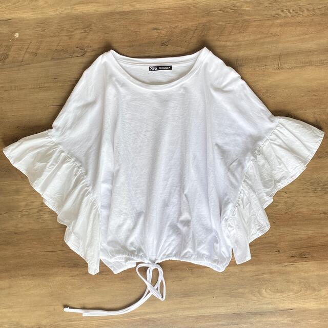 ZARA(ザラ)のZARA ザラ 袖フリル 裾絞り 半袖トップス 白Tシャツ L レディースのトップス(Tシャツ(半袖/袖なし))の商品写真