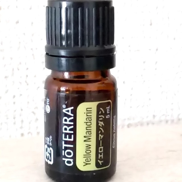 doTERRA(ドテラ)の☆ドテラ 訳あり未開封 イエローマンダリン 5ミリ コスメ/美容のリラクゼーション(エッセンシャルオイル（精油）)の商品写真