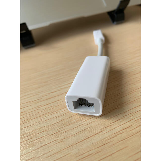 Apple(アップル)のThunderbolt to Gigabit Ethernet Adapter スマホ/家電/カメラのPC/タブレット(PCパーツ)の商品写真