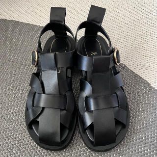 ザラ(ZARA)のZARA  レザーフラットケージサンダル　37 グルカサンダル　(サンダル)