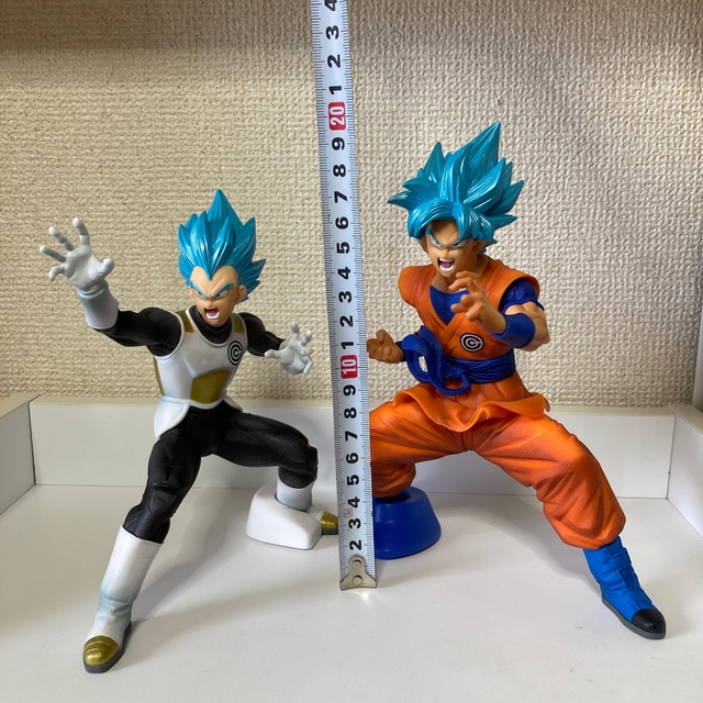 ドラゴンボールフィギュア　2体