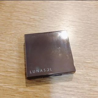 ルナソル(LUNASOL)のルナソルアイリッドベース　01 Natural(コンシーラー)