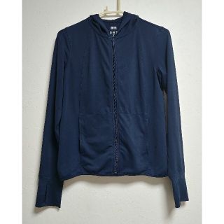 ユニクロ(UNIQLO)の中古　ユニクロ　メッシュ　uvカットパーカ　ネイビー　紺　Ｍ(パーカー)