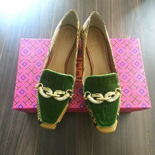 トリーバーチ(Tory Burch)の【美品】トリーバーチ 異素材コンビ ローファー(ローファー/革靴)