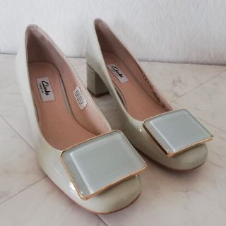 Clarks　クラークス　パンプス　本革　靴先エナメル