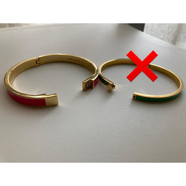 kate spade new york(ケイトスペードニューヨーク)のkatespade ケイトスペード　ブレスレット　ピンクのみ1本 レディースのアクセサリー(ブレスレット/バングル)の商品写真