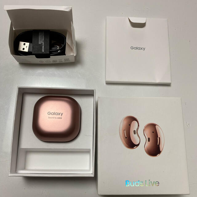 Galaxy(ギャラクシー)のGalaxy Buds Live Mystic Bronze スマホ/家電/カメラのオーディオ機器(ヘッドフォン/イヤフォン)の商品写真