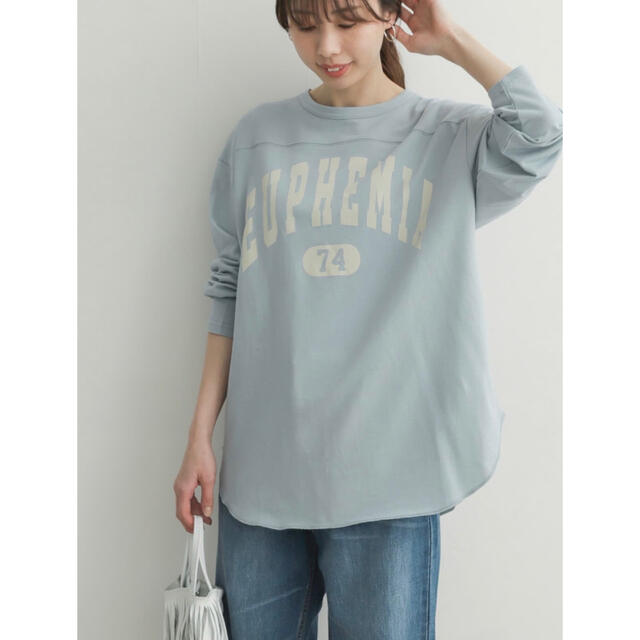 URBAN RESEARCH DOORS(アーバンリサーチドアーズ)の【新品・タグ付き】カレッジプリント長袖Tシャツ L.BLUE レディースのトップス(Tシャツ(長袖/七分))の商品写真