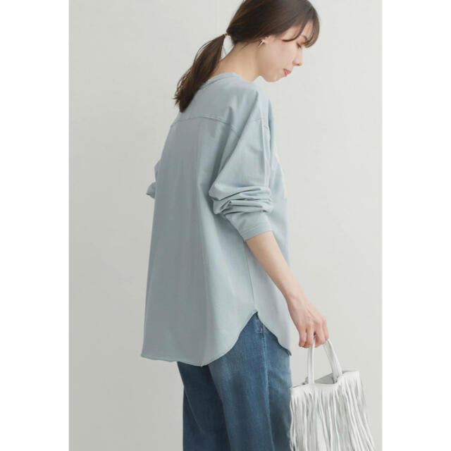 URBAN RESEARCH DOORS(アーバンリサーチドアーズ)の【新品・タグ付き】カレッジプリント長袖Tシャツ L.BLUE レディースのトップス(Tシャツ(長袖/七分))の商品写真