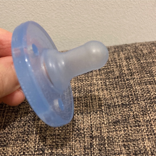 PHILIPS(フィリップス)のフィリップス Avent Soothie Pacifier おしゃぶり 2点 キッズ/ベビー/マタニティのキッズ/ベビー/マタニティ その他(その他)の商品写真