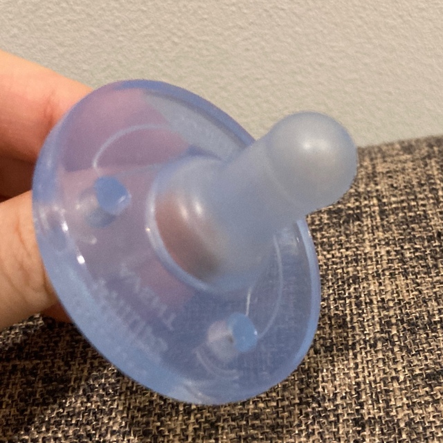 PHILIPS(フィリップス)のフィリップス Avent Soothie Pacifier おしゃぶり 2点 キッズ/ベビー/マタニティのキッズ/ベビー/マタニティ その他(その他)の商品写真