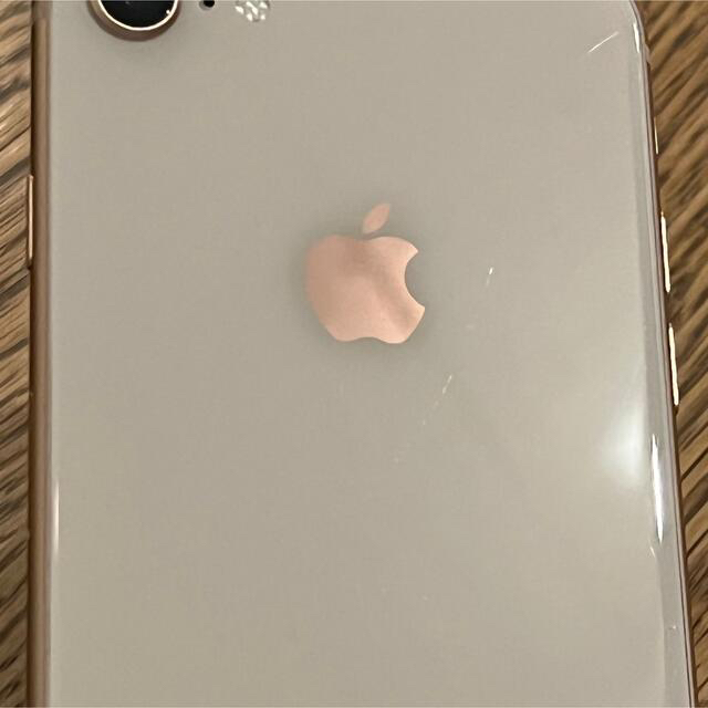 iPhone(アイフォーン)のiphone8 64GB ジャンク　simロック未解除 スマホ/家電/カメラのスマートフォン/携帯電話(スマートフォン本体)の商品写真