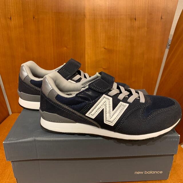 New Balance(ニューバランス)の◼️新品・未使用◼️ニューバランス スニーカー　キッズ　22センチ キッズ/ベビー/マタニティのキッズ靴/シューズ(15cm~)(スニーカー)の商品写真