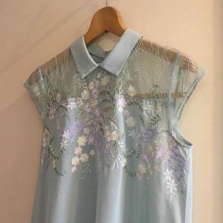 ジルスチュアート(JILLSTUART)の★【未使用】ほぼ70％off！ジルスチュアート　クロエエンブロイダリーブラウス(シャツ/ブラウス(半袖/袖なし))