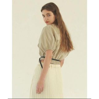 アシーム(ACYM)の新品タグ付き　ACYM Volume sleeve short ブラウス(シャツ/ブラウス(半袖/袖なし))