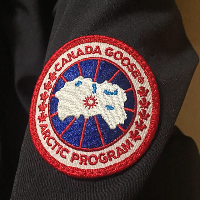 CANADA GOOSE(カナダグース)の美品 カナダグース BRONTE xs レディースのジャケット/アウター(ダウンジャケット)の商品写真