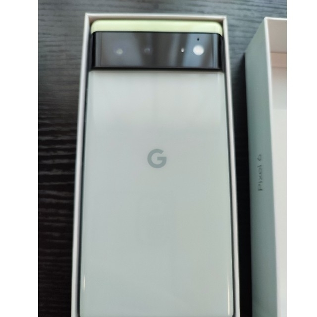 Google Pixel(グーグルピクセル)のPixel6 128GB グリーン au simフリー　本体　一括購入 スマホ/家電/カメラのスマートフォン/携帯電話(スマートフォン本体)の商品写真