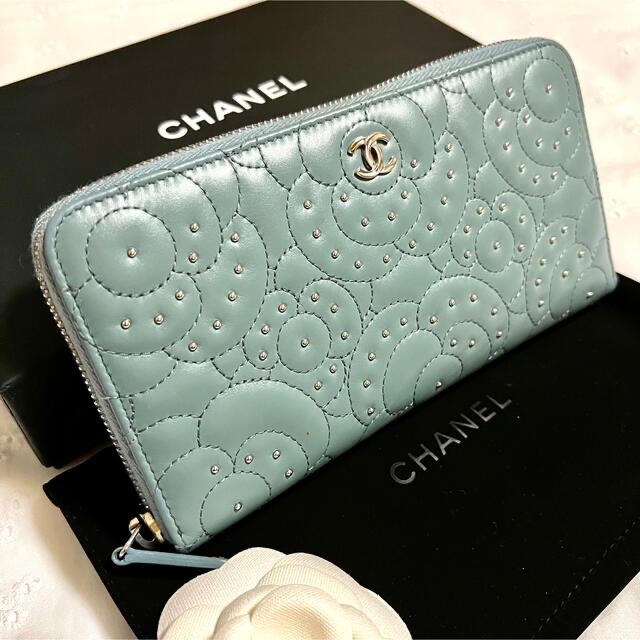 カード入れ⇒8箇所専用☆CHANEL シャネル カメリア スタッズ 長財布 ラウンドジップ