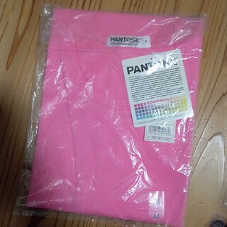 ユニクロ(UNIQLO)のユニクロ　PANTONE Ｔシャツ　ピンク　M(Tシャツ/カットソー(半袖/袖なし))