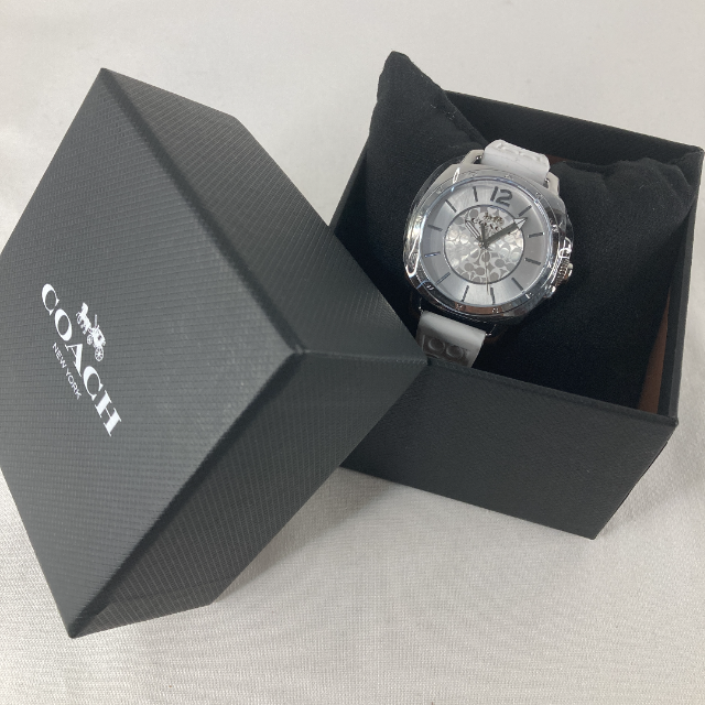 COACH(コーチ)の【新品未使用】COACH コーチ レディース腕時計 ホワイト 人気 180ドル レディースのファッション小物(腕時計)の商品写真
