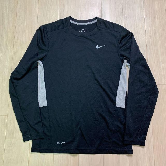 NIKE(ナイキ)の即発送 NIKE ナイキ 長袖 スポーツウェア DRI FIT ブラック 黒 スポーツ/アウトドアのトレーニング/エクササイズ(トレーニング用品)の商品写真