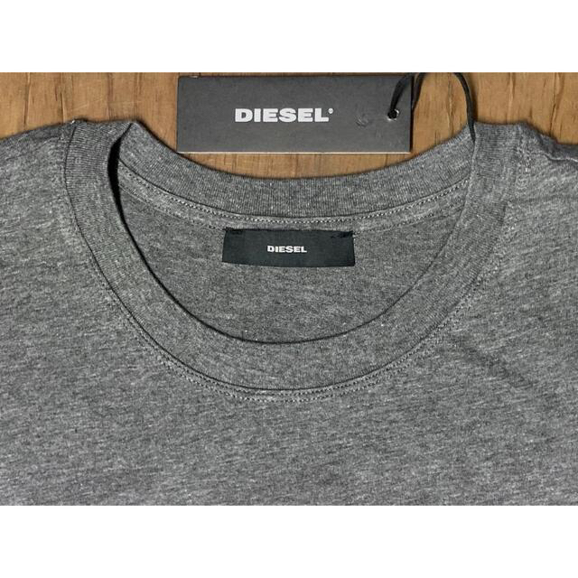 DIESEL(ディーゼル)のDIESEL  レディース　新品未使用　Lサイズ　Tシャツ  グレー　ディーゼル レディースのトップス(Tシャツ(半袖/袖なし))の商品写真
