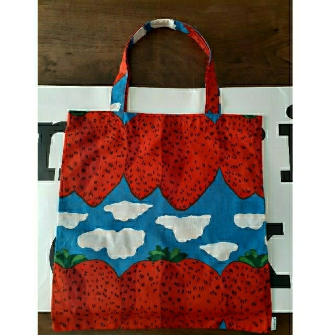marimekko - マリメッコ ストロベリーマウンテン トートバッグ