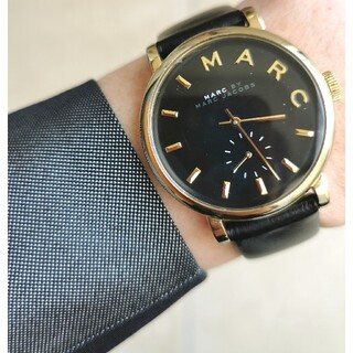 マークバイマークジェイコブス(MARC BY MARC JACOBS)のマークバイマークジェイコブス　腕時計　メンズ　レディース　黒　ゴールド(腕時計(アナログ))