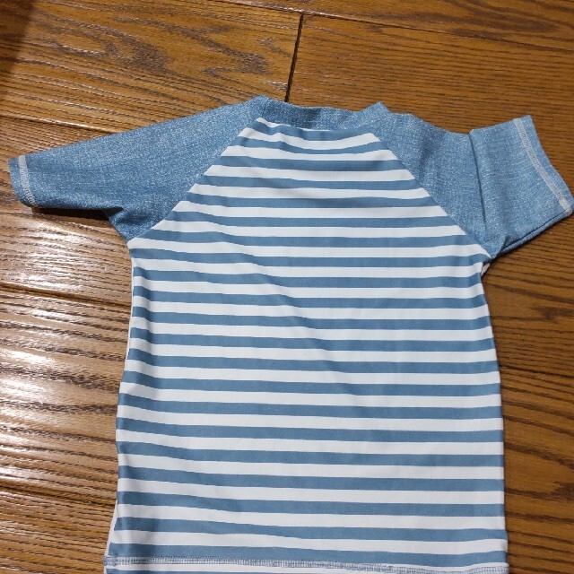 ラッシュガード  110   訳あり キッズ/ベビー/マタニティのキッズ服男の子用(90cm~)(水着)の商品写真