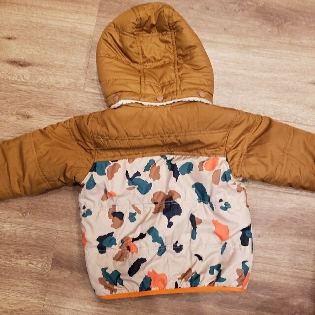 patagonia(パタゴニア)の専用　patagonia　リバーシブル　ボアジャケット　3T キッズ/ベビー/マタニティのキッズ服男の子用(90cm~)(ジャケット/上着)の商品写真