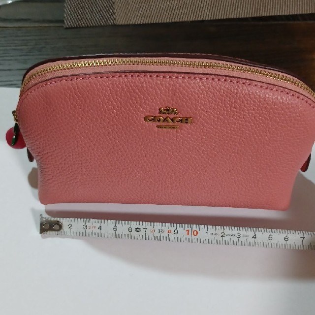 COACH(コーチ)の【新品】COACH　ポーチ レディースのファッション小物(ポーチ)の商品写真