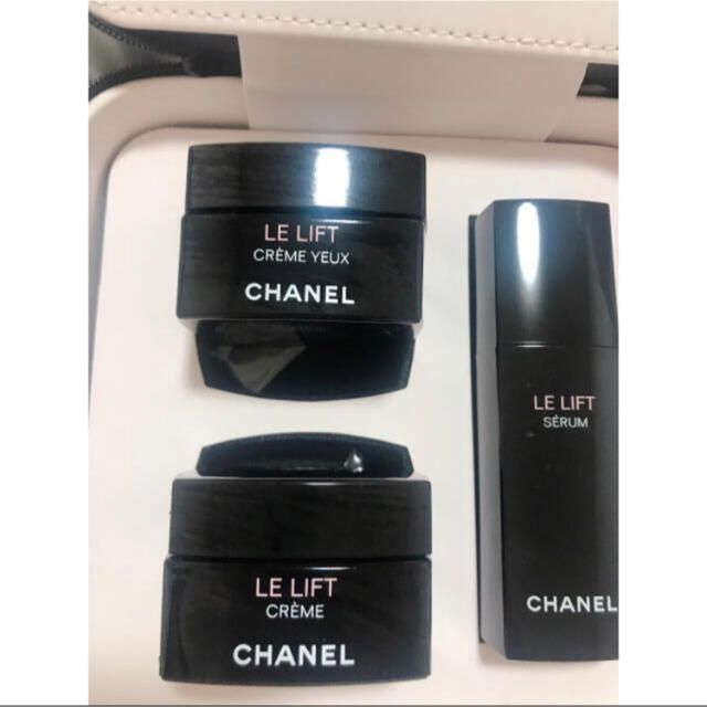 CHANEL LE LIFT セット　ポーチ付き