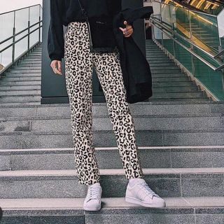 マウジー(moussy)の完売　moussy レオパード パンツ　(デニム/ジーンズ)