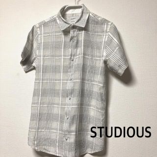 ステュディオス(STUDIOUS)の美品　ステュディオス　半袖シャツ(シャツ)