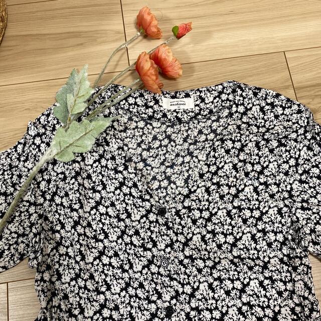 archives(アルシーヴ)の花柄シャツ　archives レディースのトップス(シャツ/ブラウス(半袖/袖なし))の商品写真