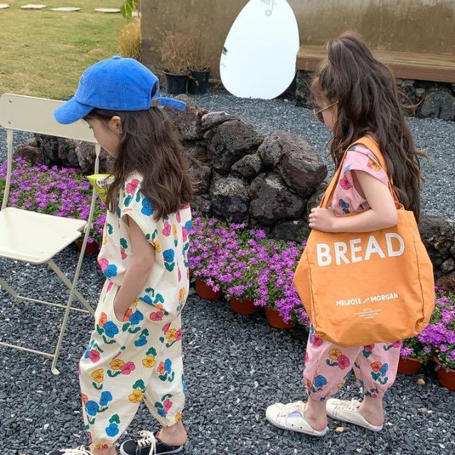 【上下セット】韓国 花柄 セットアップ 夏服  子供服 かわいい 半袖 フラワー キッズ/ベビー/マタニティのキッズ服女の子用(90cm~)(その他)の商品写真