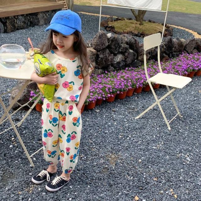 【上下セット】韓国 花柄 セットアップ 夏服  子供服 かわいい 半袖 フラワー キッズ/ベビー/マタニティのキッズ服女の子用(90cm~)(その他)の商品写真