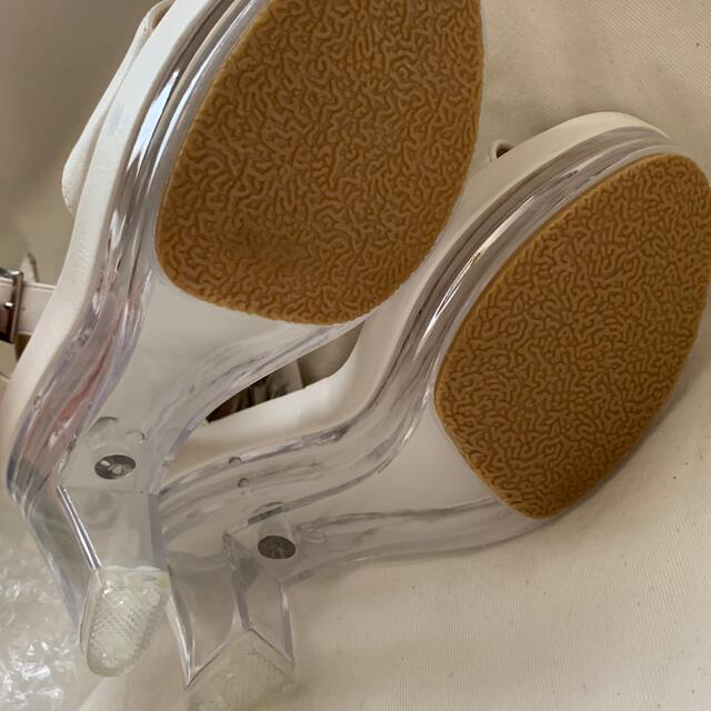 クリアヒールサンダル　ホワイト　Sサイズ レディースの靴/シューズ(サンダル)の商品写真