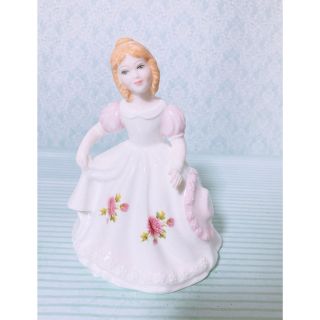ロイヤルドルトン(Royal Doulton)のロイヤルアルバート　11月　フィギュリン(置物)