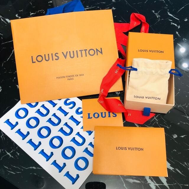 LOUIS VUITTON(ルイヴィトン)のルイ ヴィトン　空箱　空袋　ステッカー セット　阪急うめだ レディースのアクセサリー(その他)の商品写真